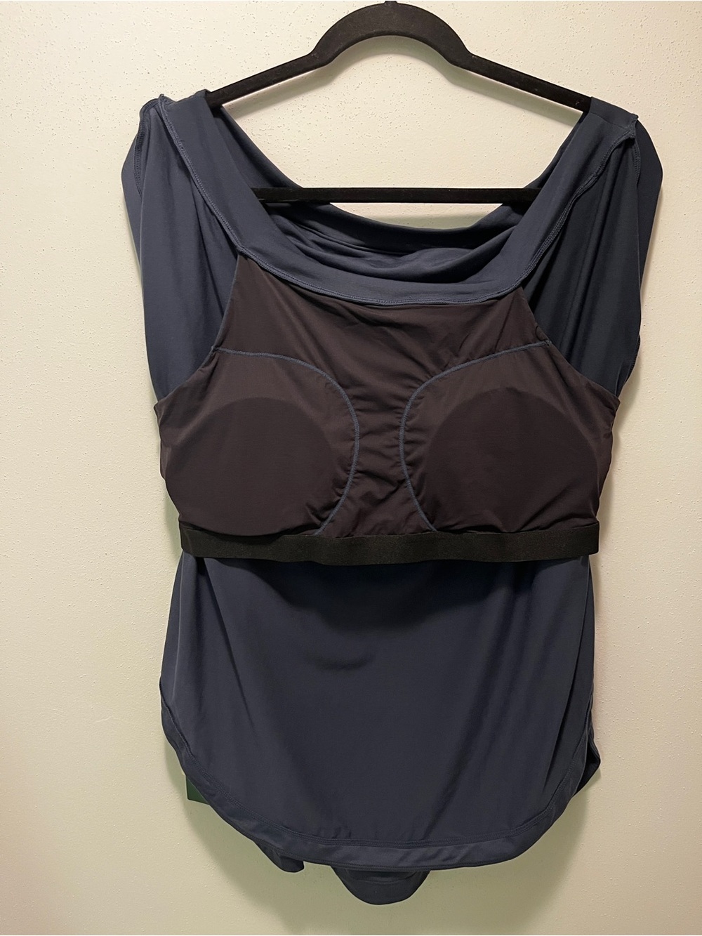 HALARA One Shoulder with sports bra built in - Picture 4 of 12